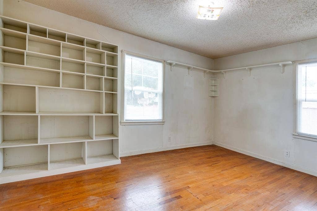 5205 Roxie Street, Haltom City, TX 76117 5205 Roxie Street, Haltom City, TX 76117