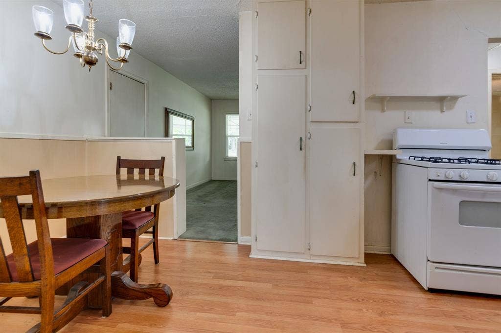 5205 Roxie Street, Haltom City, TX 76117 5205 Roxie Street, Haltom City, TX 76117