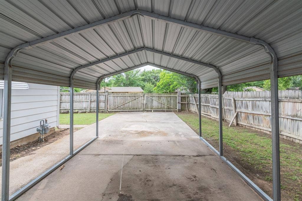 5205 Roxie Street, Haltom City, TX 76117 5205 Roxie Street, Haltom City, TX 76117