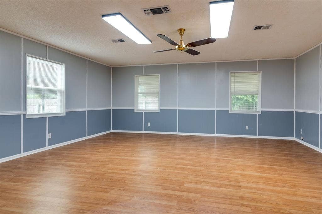 5205 Roxie Street, Haltom City, TX 76117 5205 Roxie Street, Haltom City, TX 76117