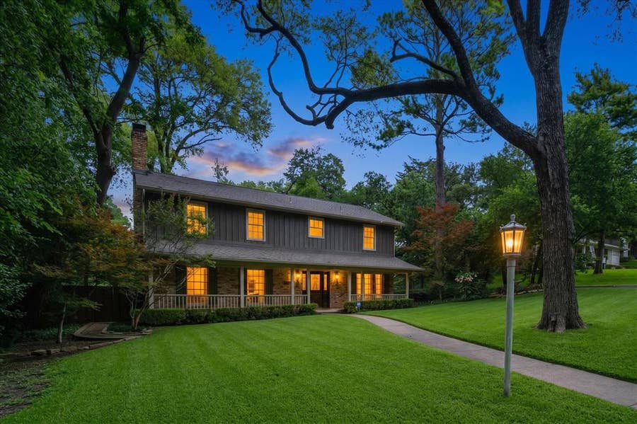 Property photo for 10111 Estate Lane, Dallas, TX