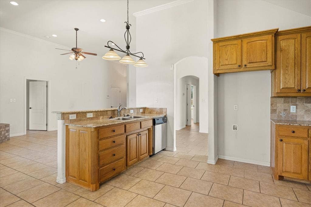 1904 Lazy Court, Granbury, TX 76048