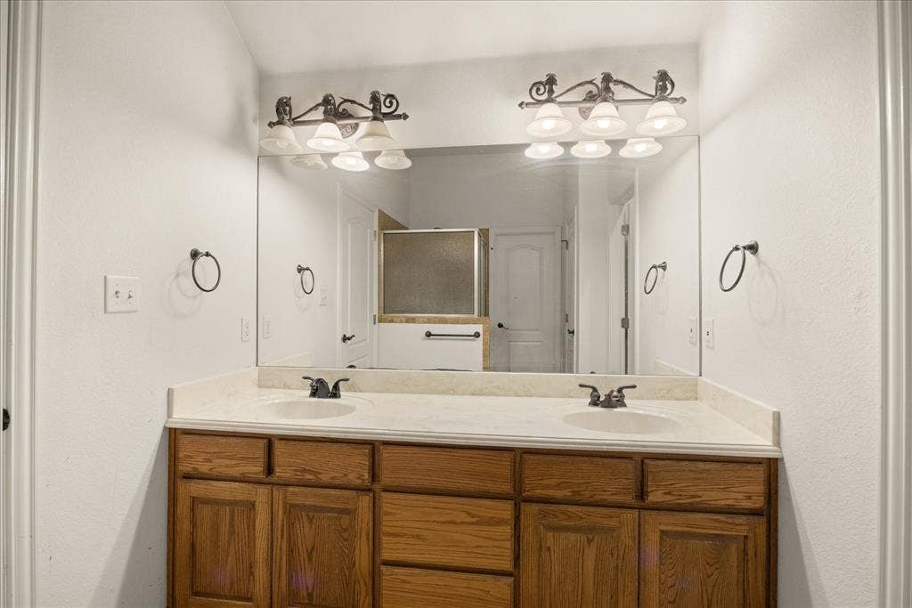 1904 Lazy Court, Granbury, TX 76048