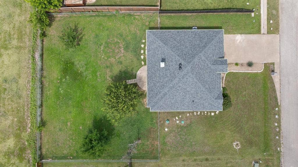 1904 Lazy Court, Granbury, TX 76048