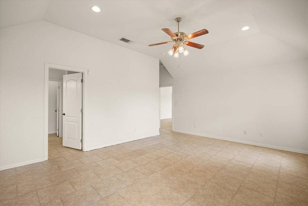 1904 Lazy Court, Granbury, TX 76048