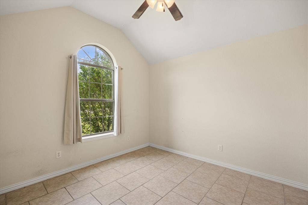 1904 Lazy Court, Granbury, TX 76048