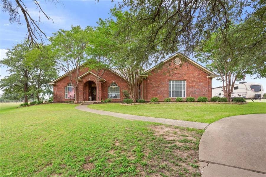 Property photo for 6008 Mesquite Tree Court, Waco, TX