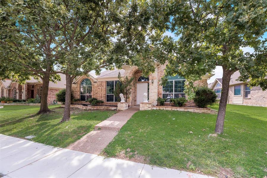 Property photo for 608 Regency Trail, McKinney, TX