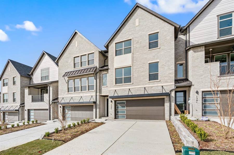 Property photo for 1345 Linkside Drive, Irving, TX