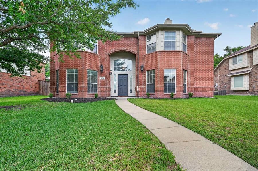 Property photo for 482 Cloverleaf Drive, Lancaster, TX