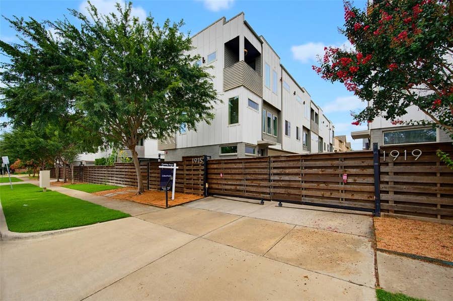 Property photo for 1915 Summit Avenue, #1, Dallas, TX