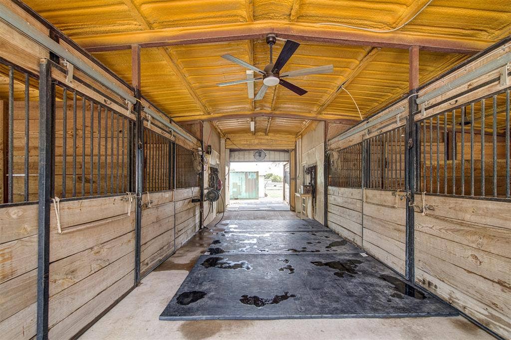 10609 Jackson Road, Krum, TX 76249 10609 Jackson Road, Krum, TX 76249