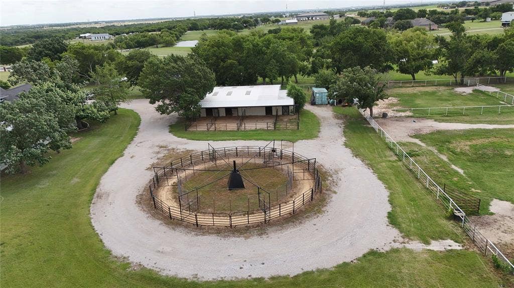 10609 Jackson Road, Krum, TX 76249 10609 Jackson Road, Krum, TX 76249