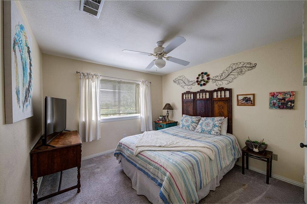 10609 Jackson Road, Krum, TX 76249 10609 Jackson Road, Krum, TX 76249