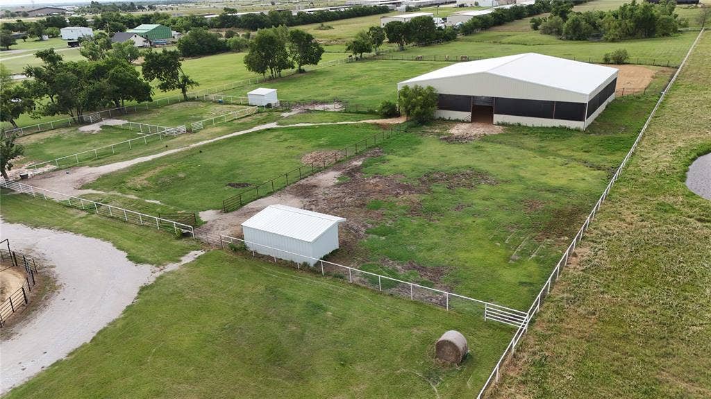 10609 Jackson Road, Krum, TX 76249 10609 Jackson Road, Krum, TX 76249
