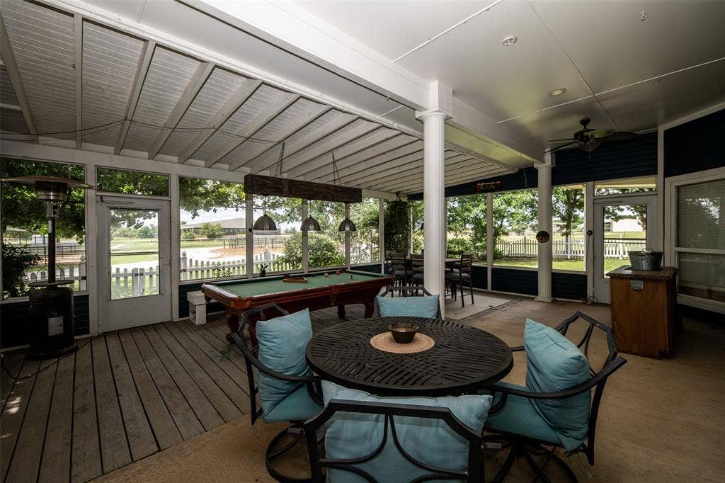 10609 Jackson Road, Krum, TX 76249 10609 Jackson Road, Krum, TX 76249