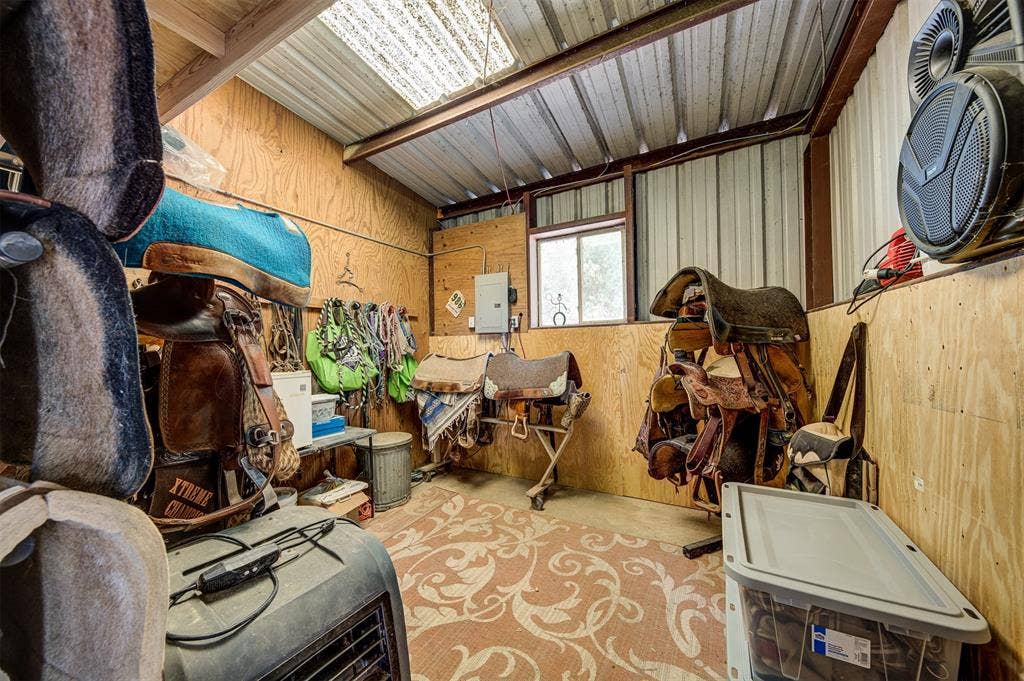 10609 Jackson Road, Krum, TX 76249 10609 Jackson Road, Krum, TX 76249
