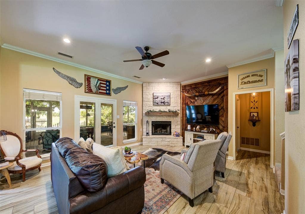 10609 Jackson Road, Krum, TX 76249 10609 Jackson Road, Krum, TX 76249
