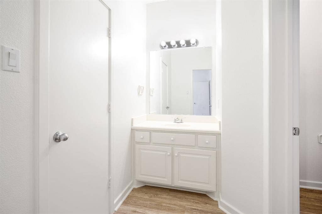 2113 Valley View Drive, Cedar Hill, TX 75104 2113 Valley View Drive, Cedar Hill, TX 75104