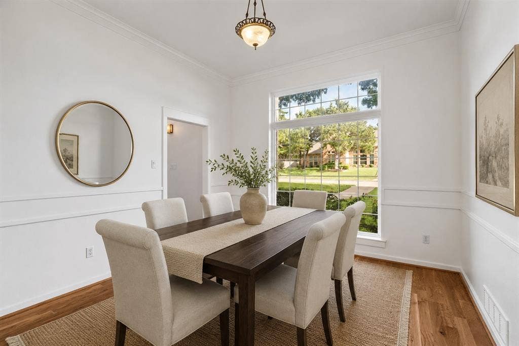 2113 Valley View Drive, Cedar Hill, TX 75104 Virtually staged