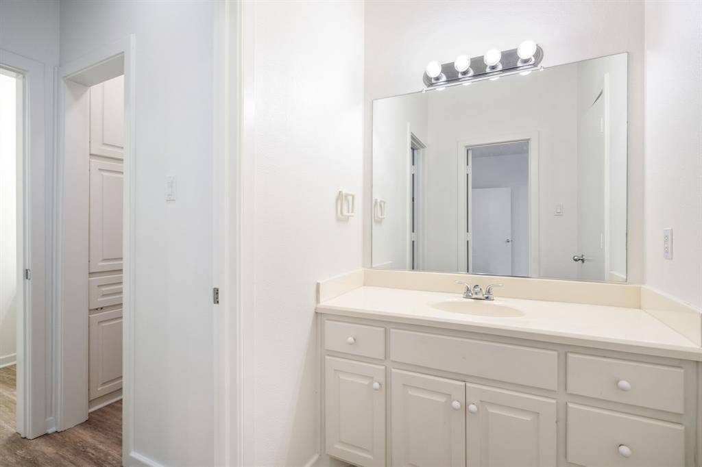 2113 Valley View Drive, Cedar Hill, TX 75104 2113 Valley View Drive, Cedar Hill, TX 75104