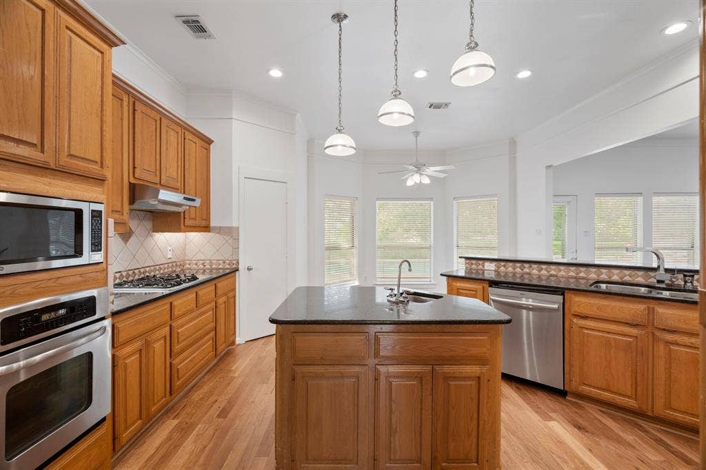 2113 Valley View Drive, Cedar Hill, TX 75104 2113 Valley View Drive, Cedar Hill, TX 75104