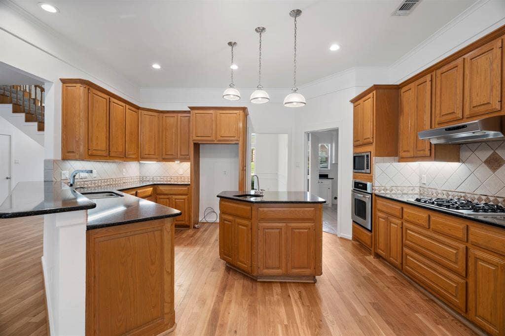 2113 Valley View Drive, Cedar Hill, TX 75104 2113 Valley View Drive, Cedar Hill, TX 75104