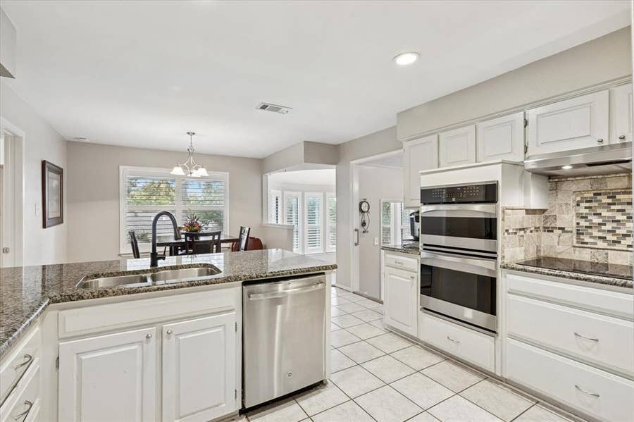 Property photo for 2618 Keystone Drive, Arlington, TX
