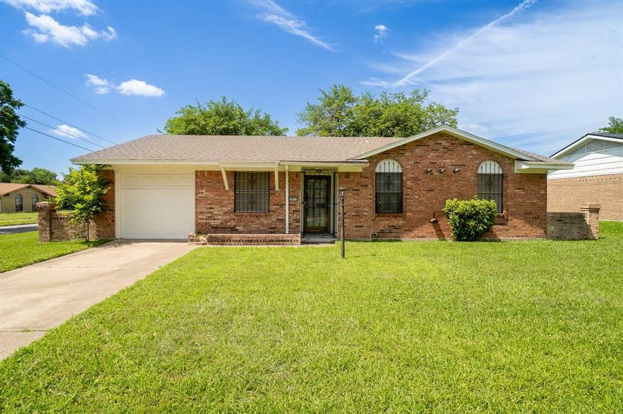 Property photo for 10311 Cradlerock Drive, Dallas, TX