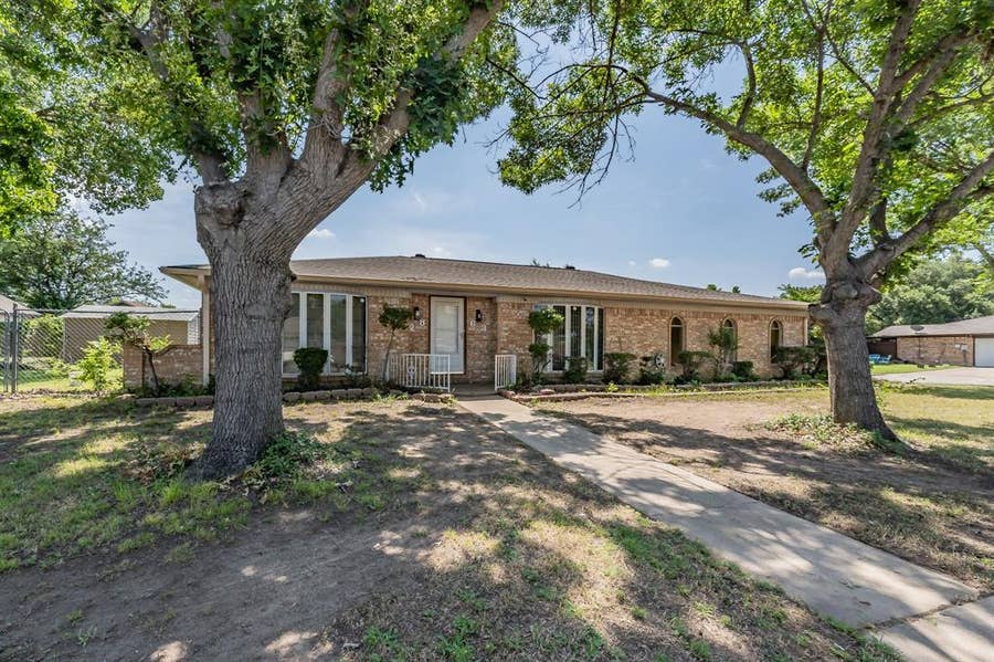 Property photo for 2863 Hitson Lane, Fort Worth, TX