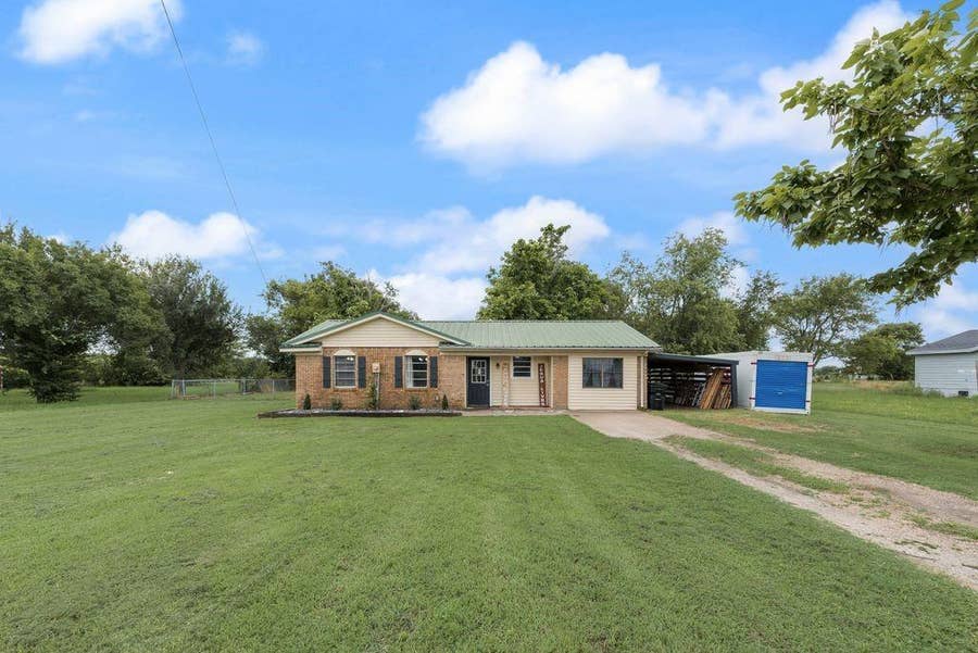 Property photo for 393 County Road 3320, Greenville, TX