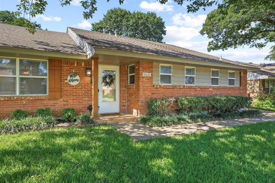 Property photo for 10621 Mapleridge Drive, Dallas, TX