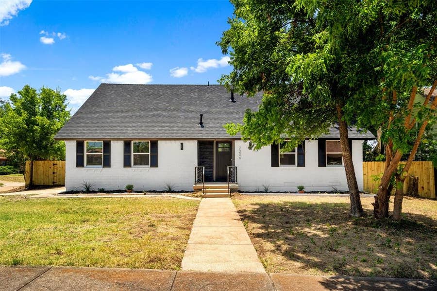Property photo for 2206 Tosca Lane, Dallas, TX