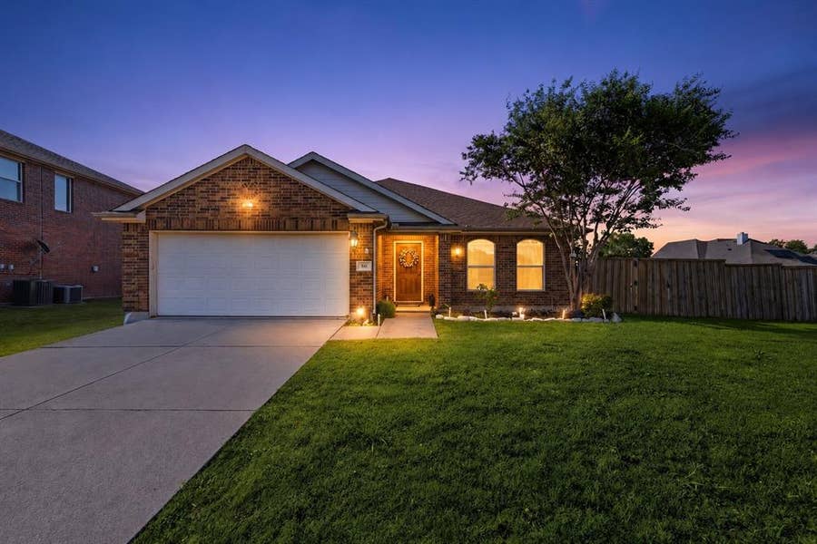 Property photo for 301 Long Prairie Drive, Forney, TX