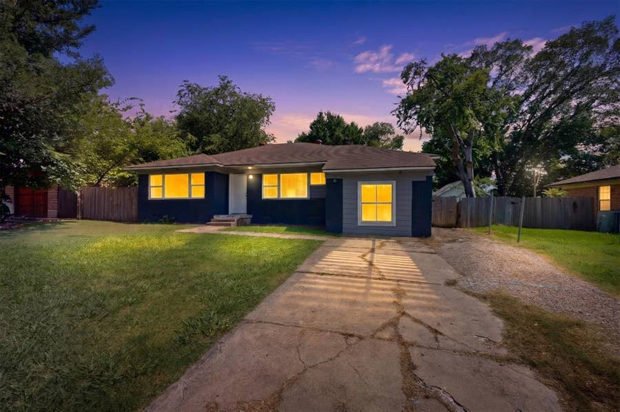 Property photo for 2310 Costa Mesa Drive, Dallas, TX
