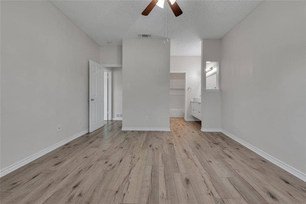 613 Canterbury Street, Euless, TX 76039 613 Canterbury Street, Euless, TX 76039