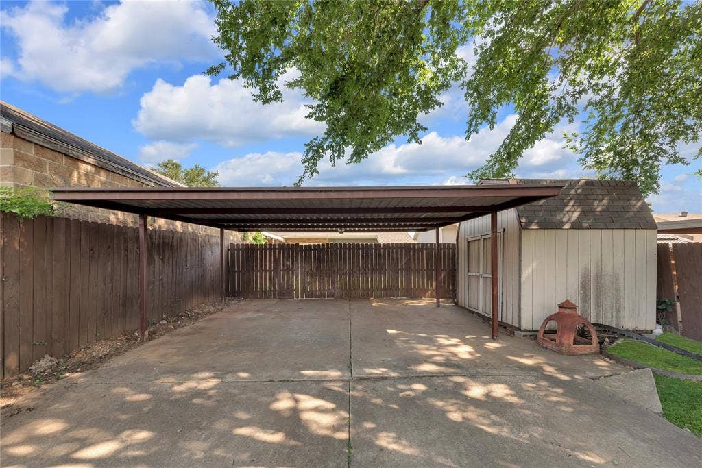 613 Canterbury Street, Euless, TX 76039 613 Canterbury Street, Euless, TX 76039