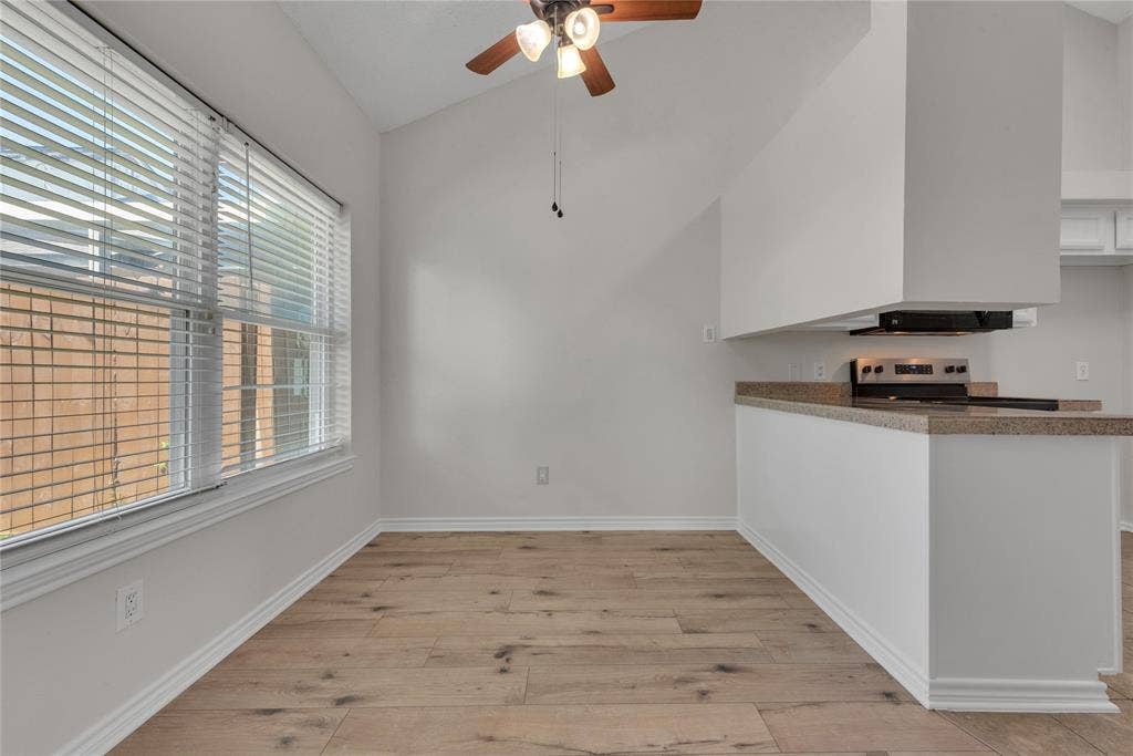 613 Canterbury Street, Euless, TX 76039 613 Canterbury Street, Euless, TX 76039
