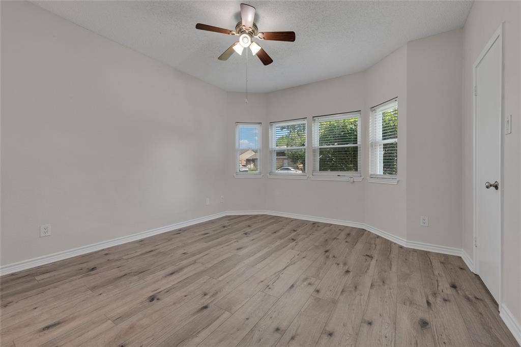 613 Canterbury Street, Euless, TX 76039 613 Canterbury Street, Euless, TX 76039
