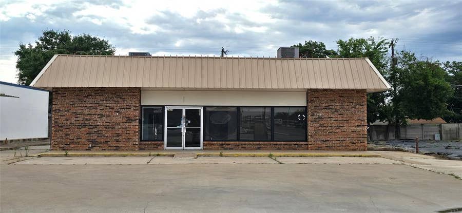 Property photo for 2824 Brown Trail, Bedford, TX