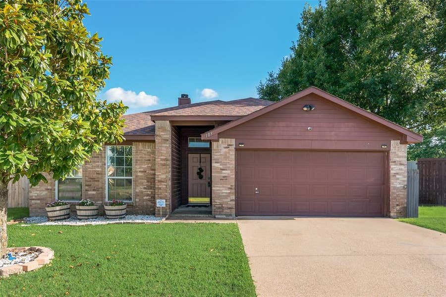 Property photo for 103 Comfort Court, Waxahachie, TX