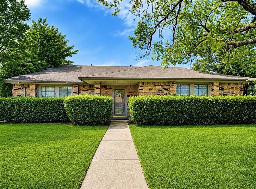 Property photo for 2821 Carnaby Lane, Flower Mound, TX