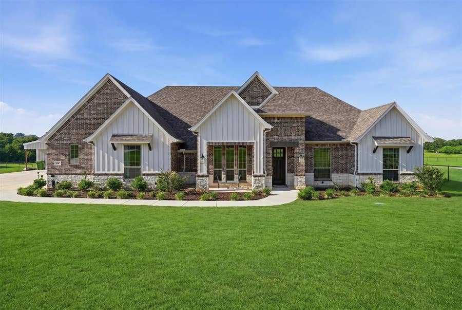 Property photo for 917 County Road 2175, Decatur, TX