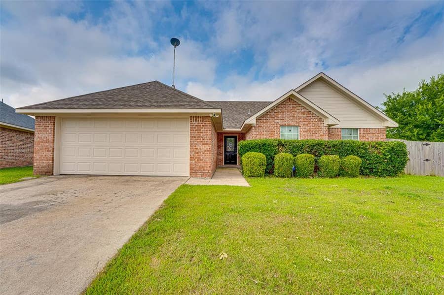Property photo for 2206 Kaitlyn Circle, Caddo Mills, TX