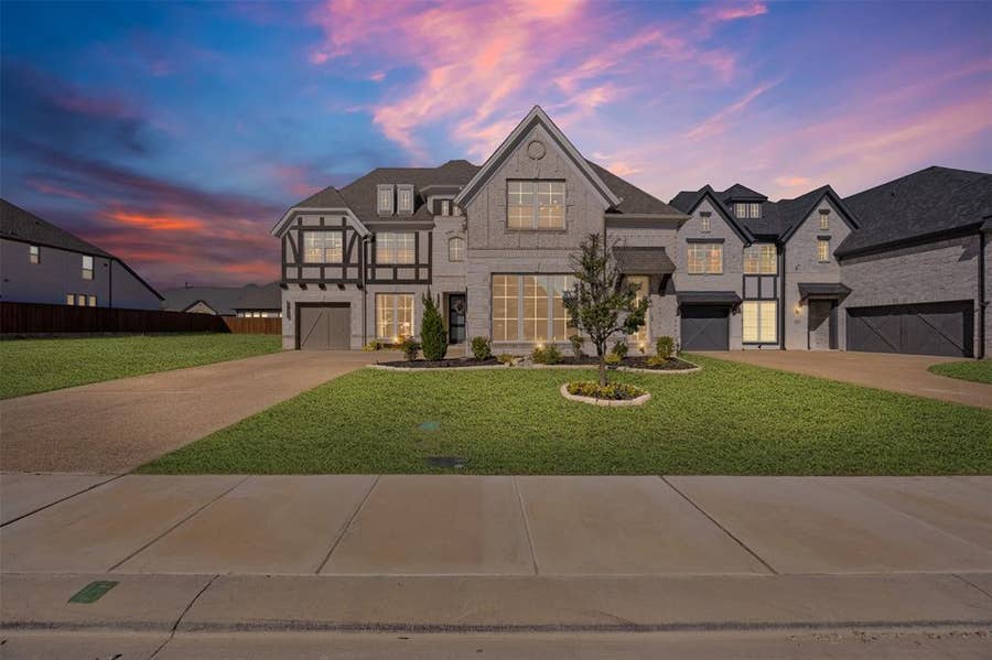 Property photo for 2413 Shane Drive, Midlothian, TX