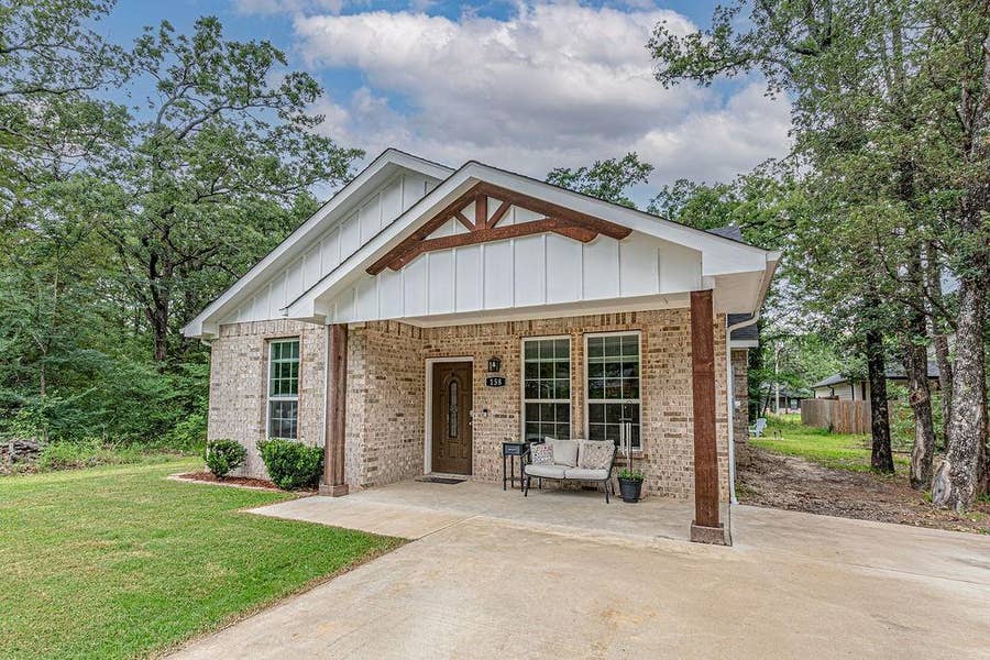 Property photo for 158 Cordoba Street, Payne Springs, TX