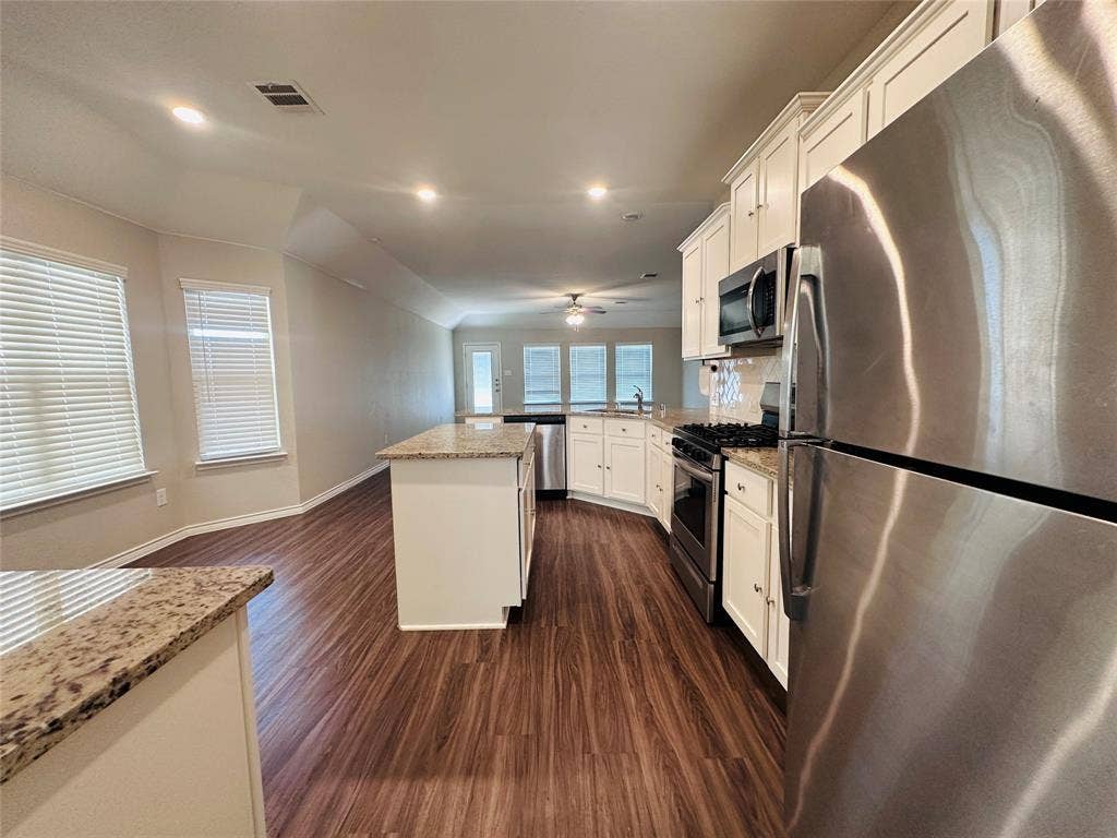 228 Mina Street, Red Oak, TX 75154