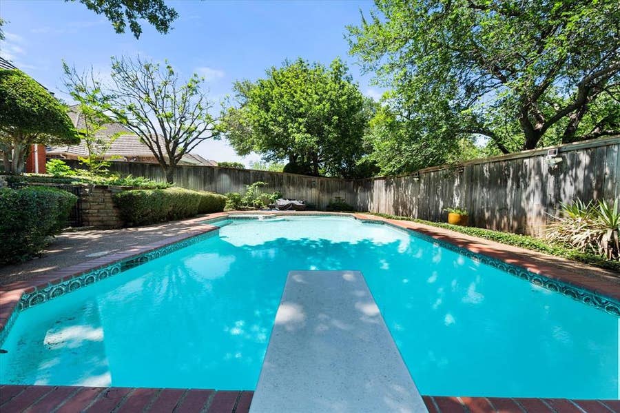 Property photo for 2801 Knotted Oaks Trail, Arlington, TX