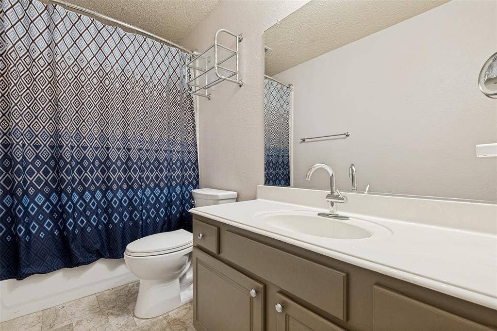 2501 Great Bear Lane, Denton, TX 76210