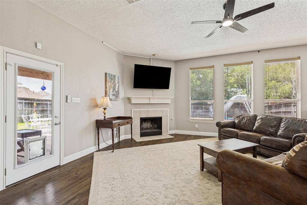 2501 Great Bear Lane, Denton, TX 76210